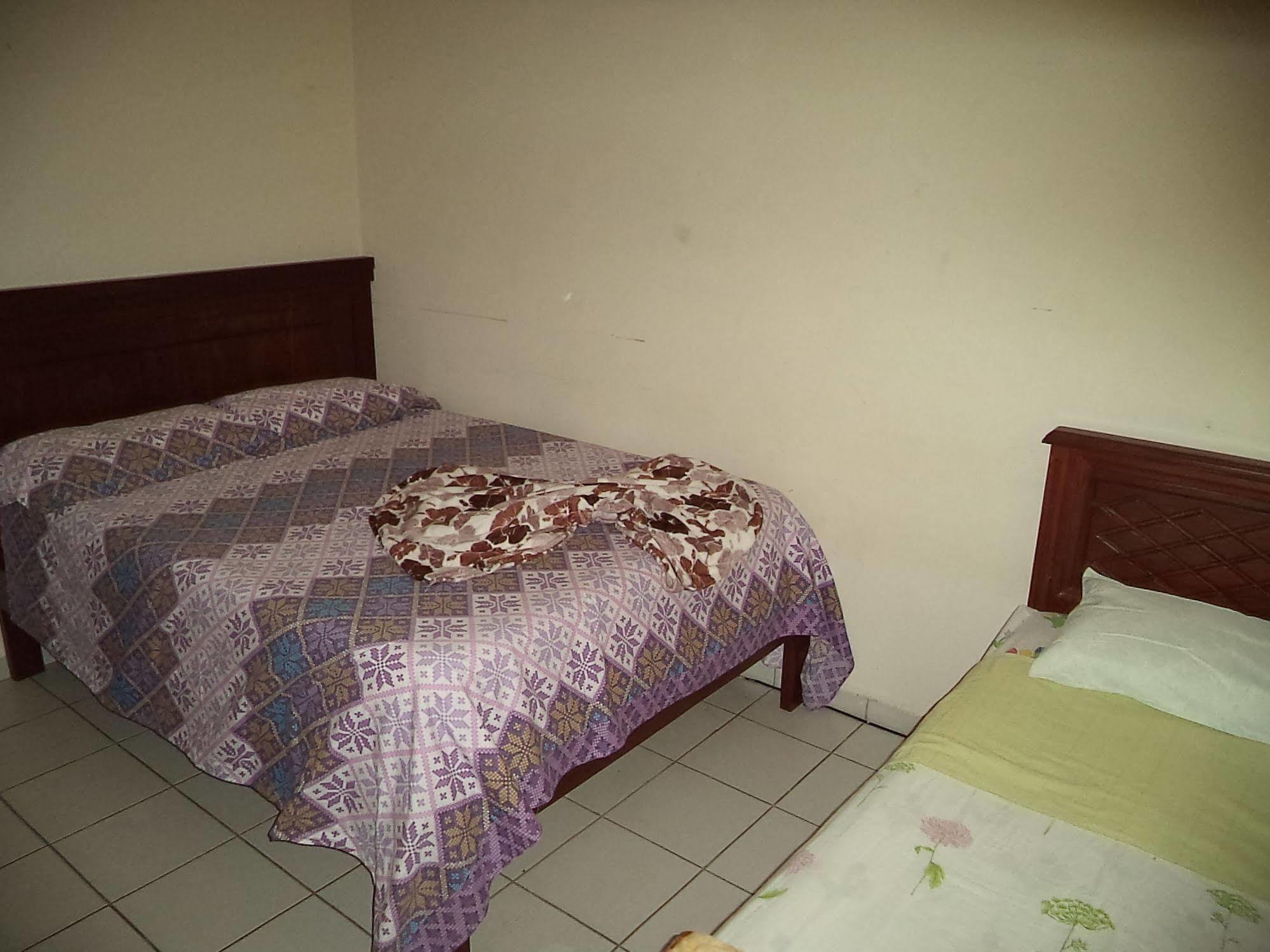 Lili'S Hostel Santa Cruz de La Sierra Eksteriør billede
