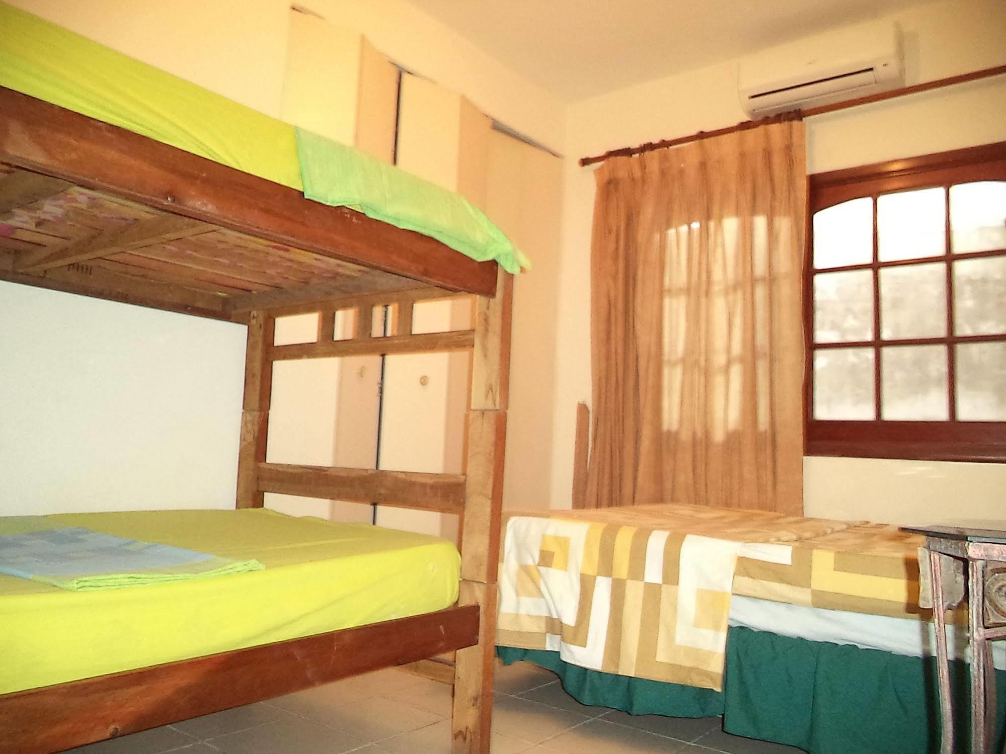 Lili'S Hostel Santa Cruz de La Sierra Eksteriør billede